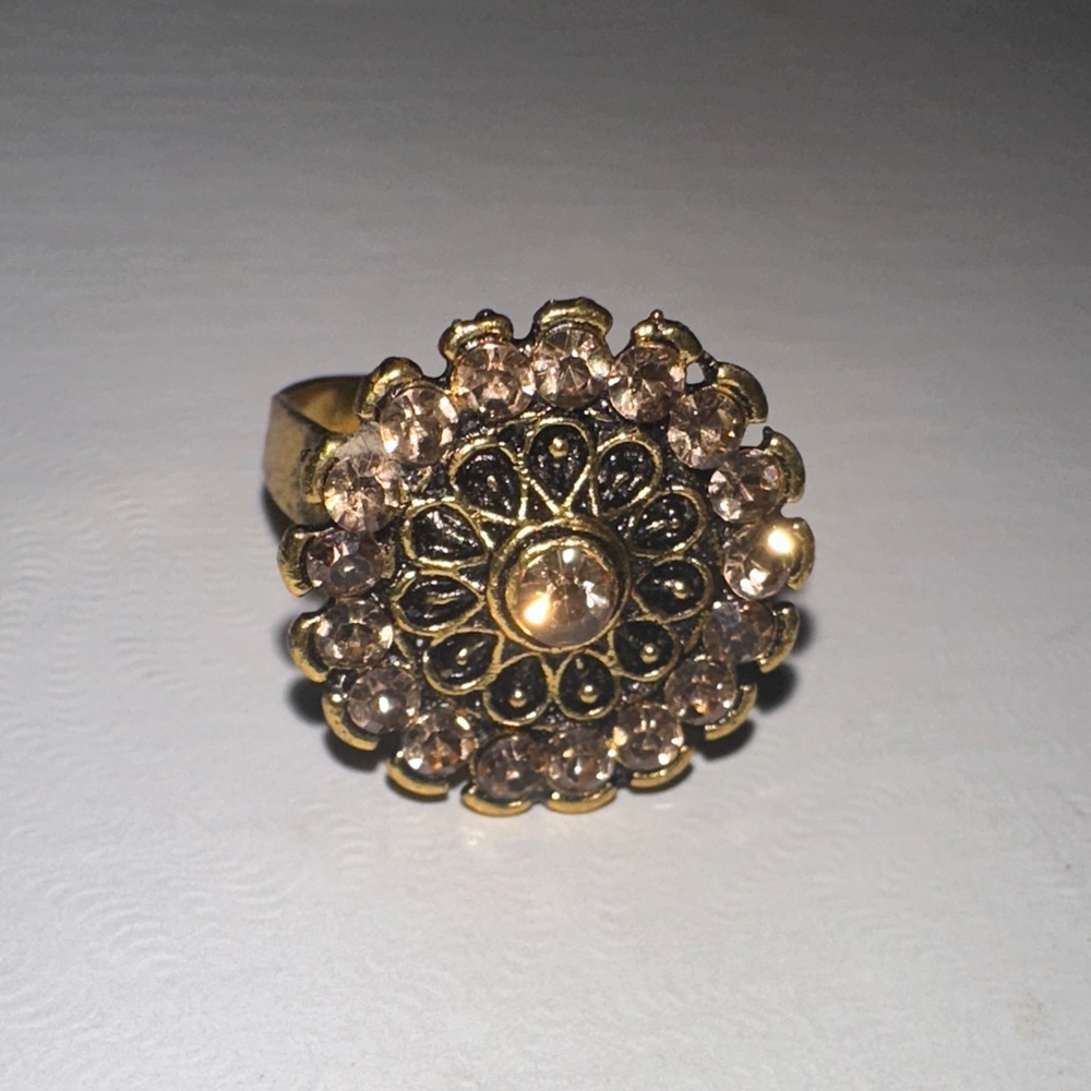 ✨Elegant Gold Floral Ring